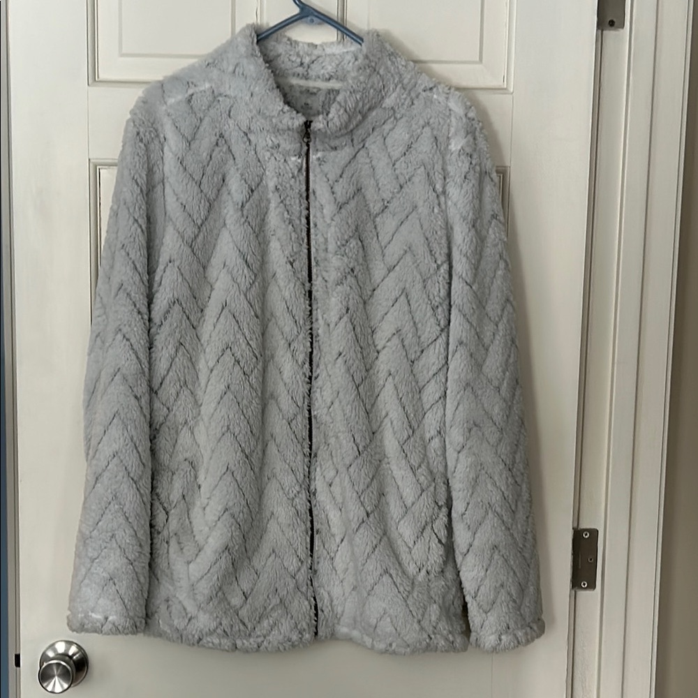 St. John's Bay XXL White Teddy Jacket with Quilted Design - Picture 8 of 11